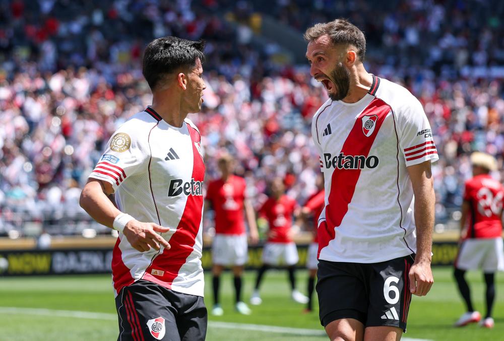 广东男篮末节逆转击败山东